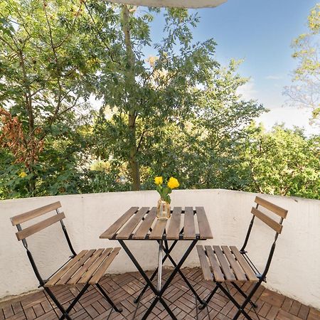 Two Bedroom Apartment By Buonomo Stays Short Lets & Serviced Accommodation In Balham With Balcony Londra Exterior foto