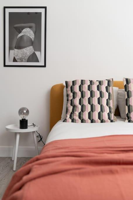 Two Bedroom Apartment By Buonomo Stays Short Lets & Serviced Accommodation In Balham With Balcony Londra Exterior foto