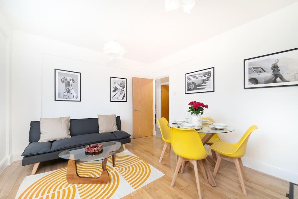 Two Bedroom Apartment By Buonomo Stays Short Lets & Serviced Accommodation In Balham With Balcony Londra Exterior foto